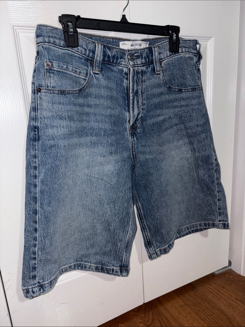 Hollister Men's Light Wash Denim Jean Shorts